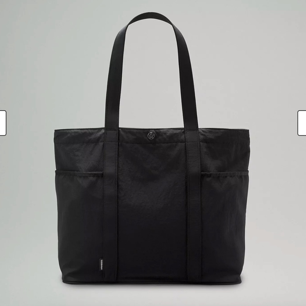 NWOT Lululemon Daily Multi-Pocket Tote Bag 20L